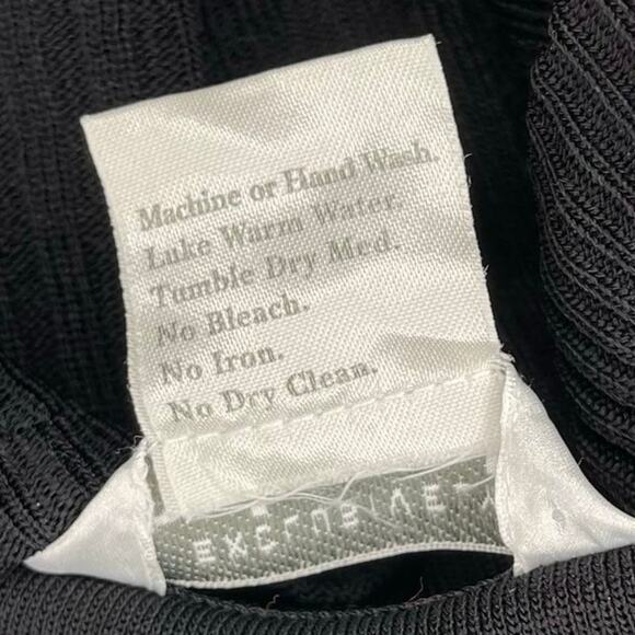 Exclusively Misook Faux Wrap Top Size XL - Picture 10 of 10